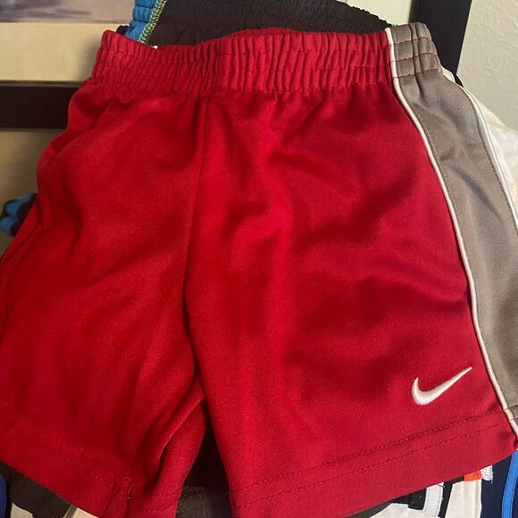 BOY'S 3T Clothing Mystery Box - Picture 4 of 13